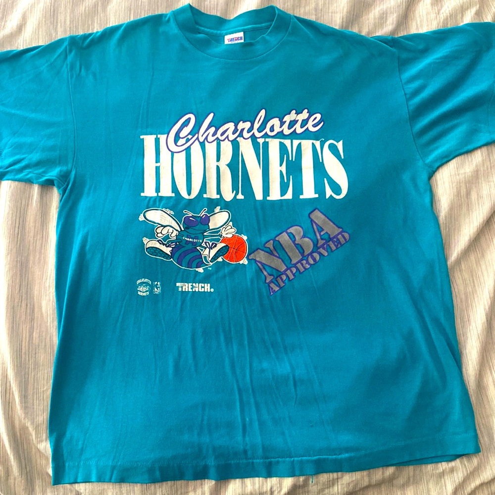Vintage Charlotte Hornets basketball T-shirt